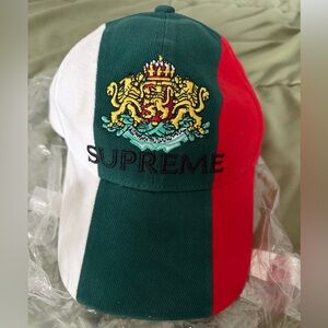 Supreme Crest 6-Panel (SS25)
Multicolor